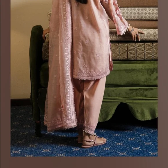 Sana Safinaz XL Blush Pink Floral Women's Kurta Set - Picture 5 of 8